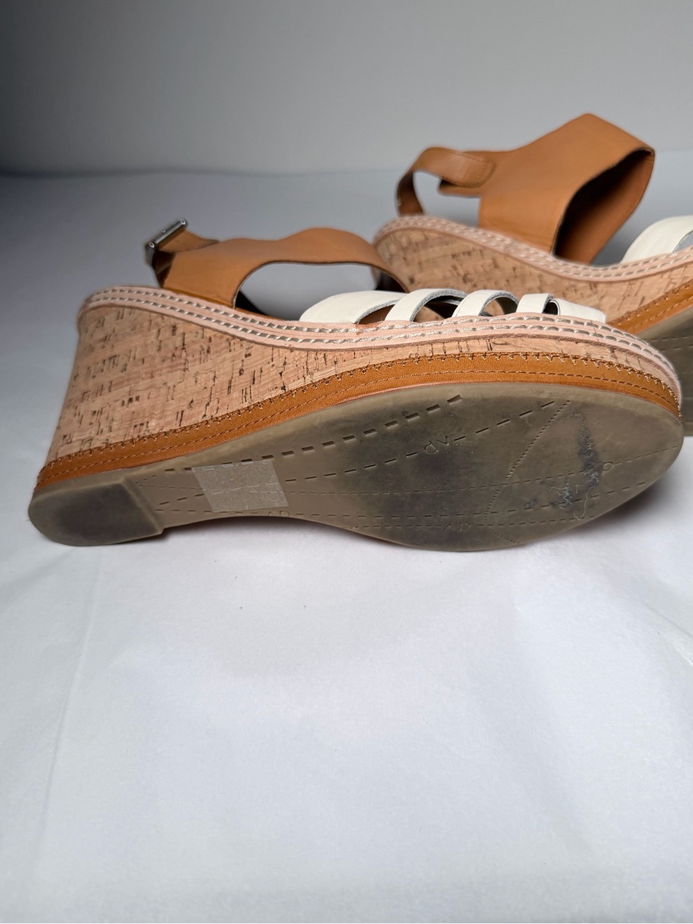 Dolce Vita Two-Tone Tan and Cream Leather Wedge Sandals 10 - Picture 8 of 14